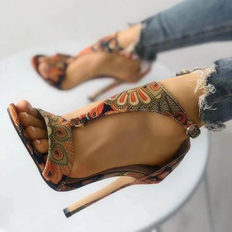Canvas sandals with fish-mouth open toe, totem pattern, and rubber sole in a European and American street-style design.