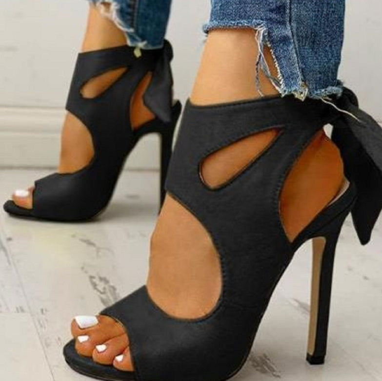 New Style Women’s Sandals with flower-shaped stiletto heels, pointed toes, and a sleek, durable upper—designed for comfort and elegance in spring and summer.